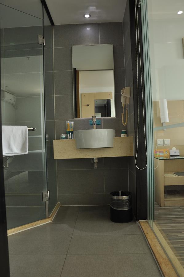 City Comfort Inn Wuhan Caidian Square Dış mekan fotoğraf
